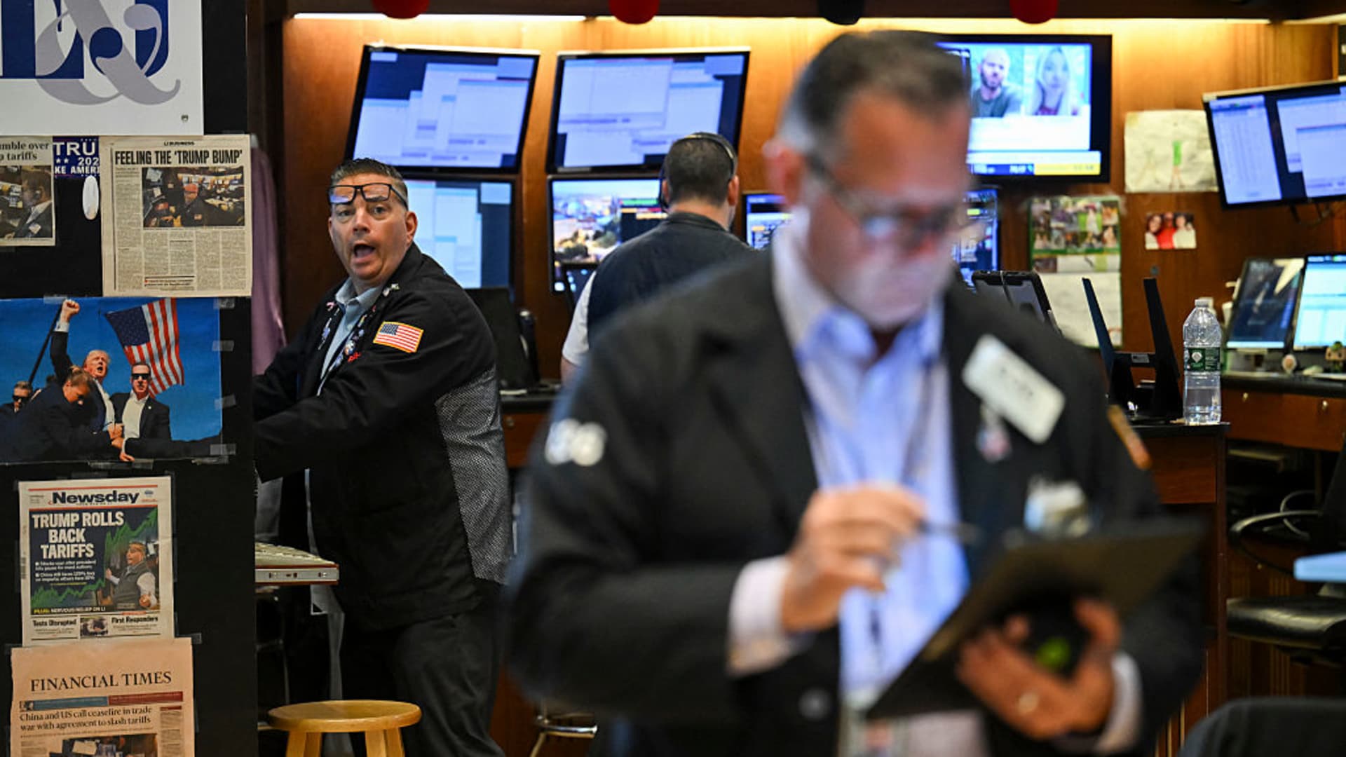 U.S. Stocks Climb to Record Highs Amid Big Tech Earnings