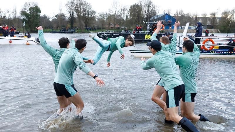 Featured image for "Thames Pollution Threatens Oxford-Cambridge Boat Race Rowers"