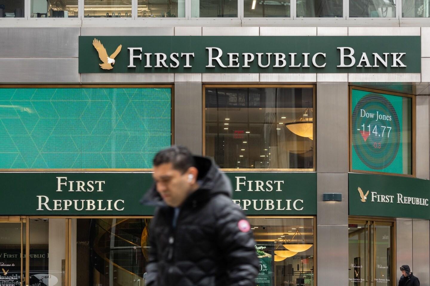 Banking and Insurance Sectors in Turmoil: What You Need to Know.