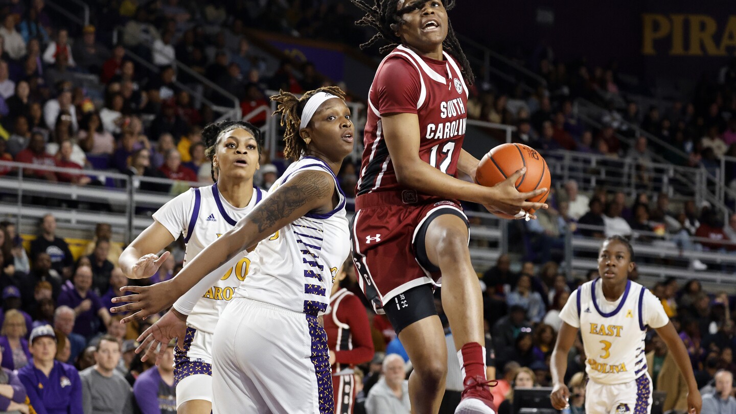 Featured image for "AP Women's Basketball Poll: South Carolina Leads, Syracuse Debuts in Top 25, Kansas State Nears Top 10"