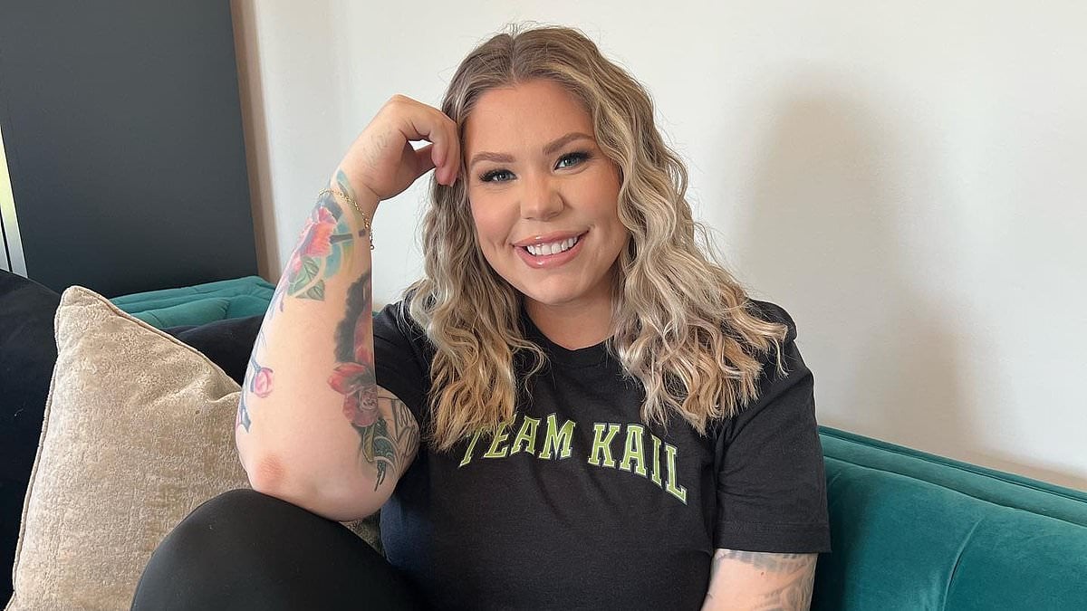 Featured image for "Teen Mom 2's Kailyn Lowry Welcomes Twins, Becoming a Mom of 7"