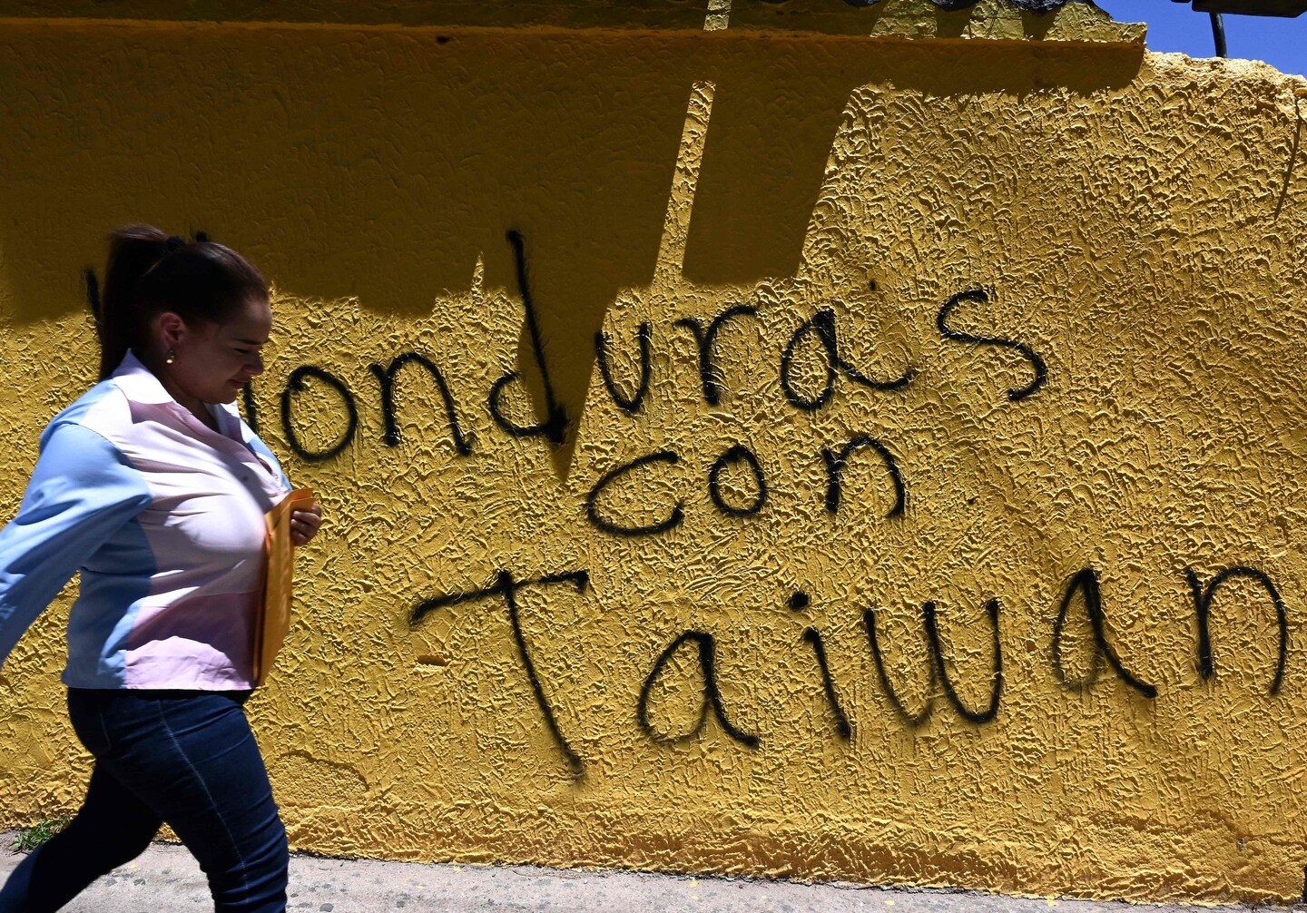 Taiwan's Diplomatic Isolation Deepens as Honduras Joins China's Camp
