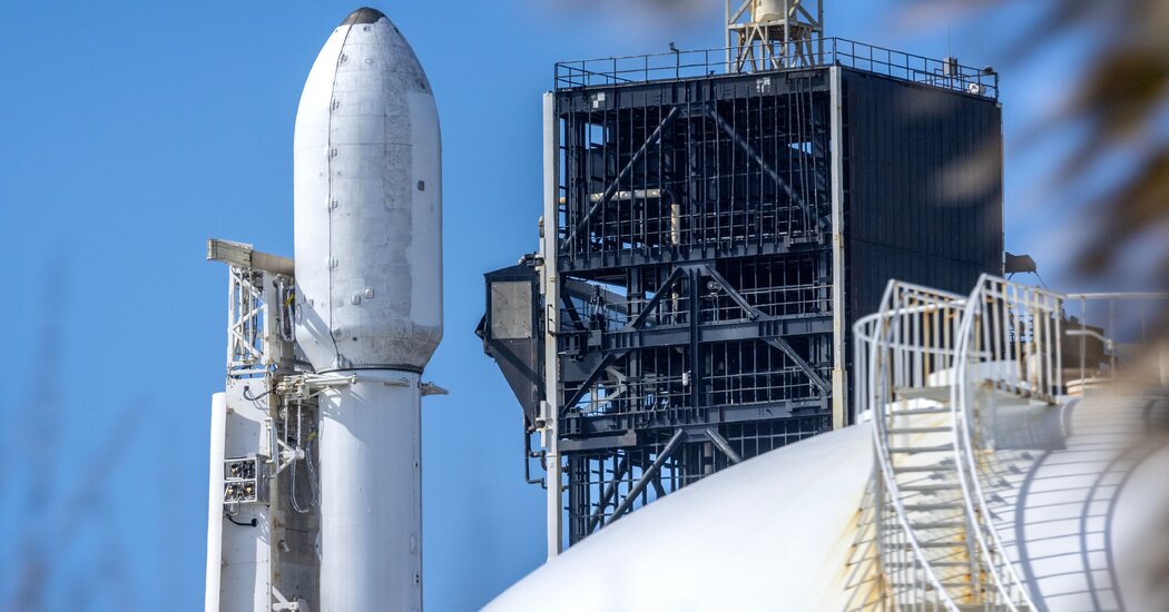 "Private Moon Mission: SpaceX Launches Intuitive Machines Lander for NASA's Commercial Program"