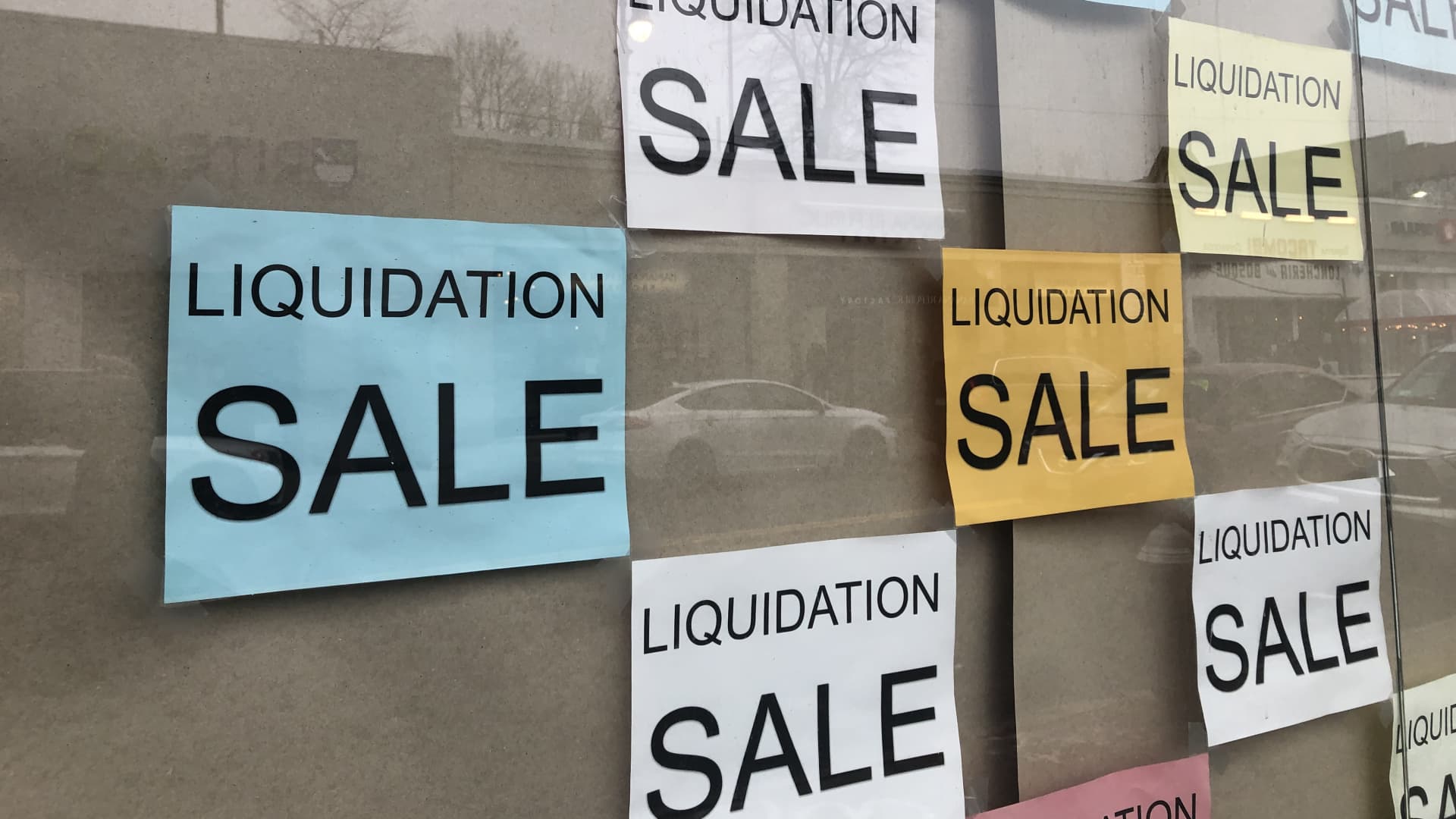 Featured image for Rising Bankruptcies: Main Street Businesses Struggle Amidst COVID-era Support Phases Out