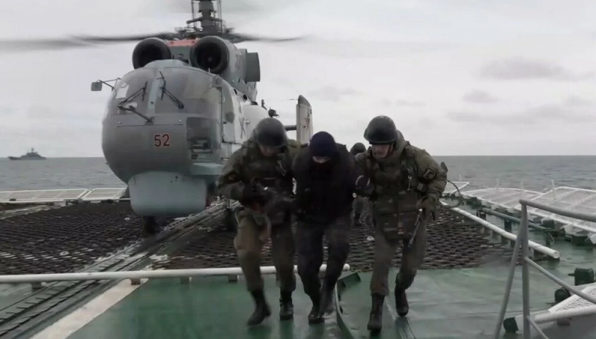 Russia Eyes Naval Escorts for Shadow Fleet as Maritime Law Tensions Rise