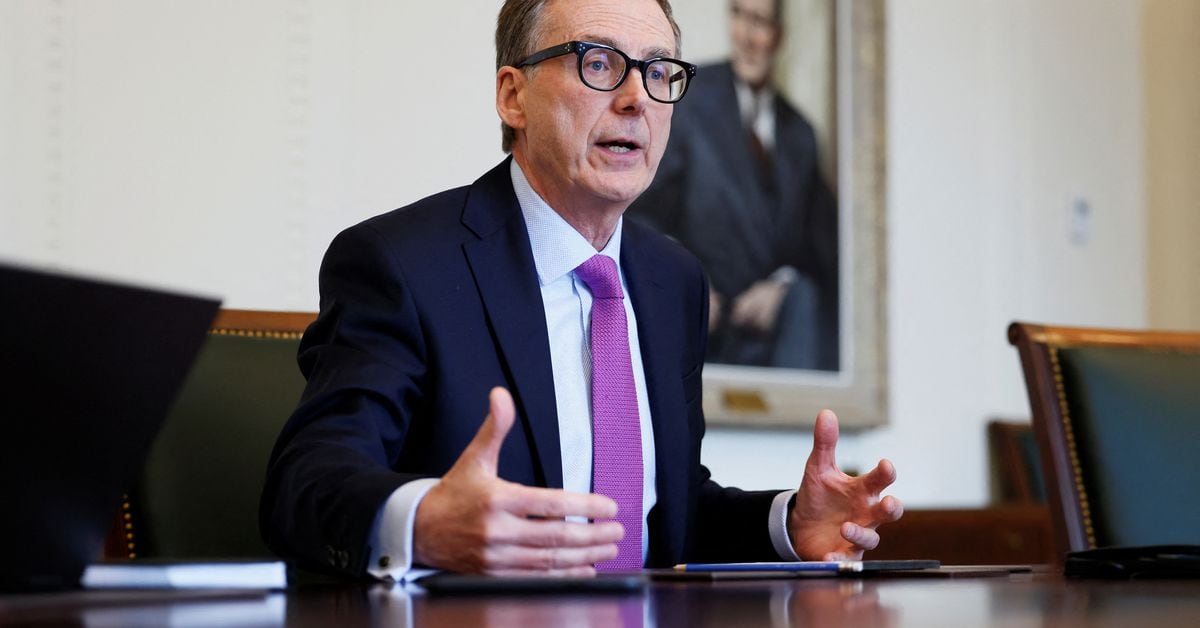 Central banks hold rates steady, but future decisions remain uncertain.