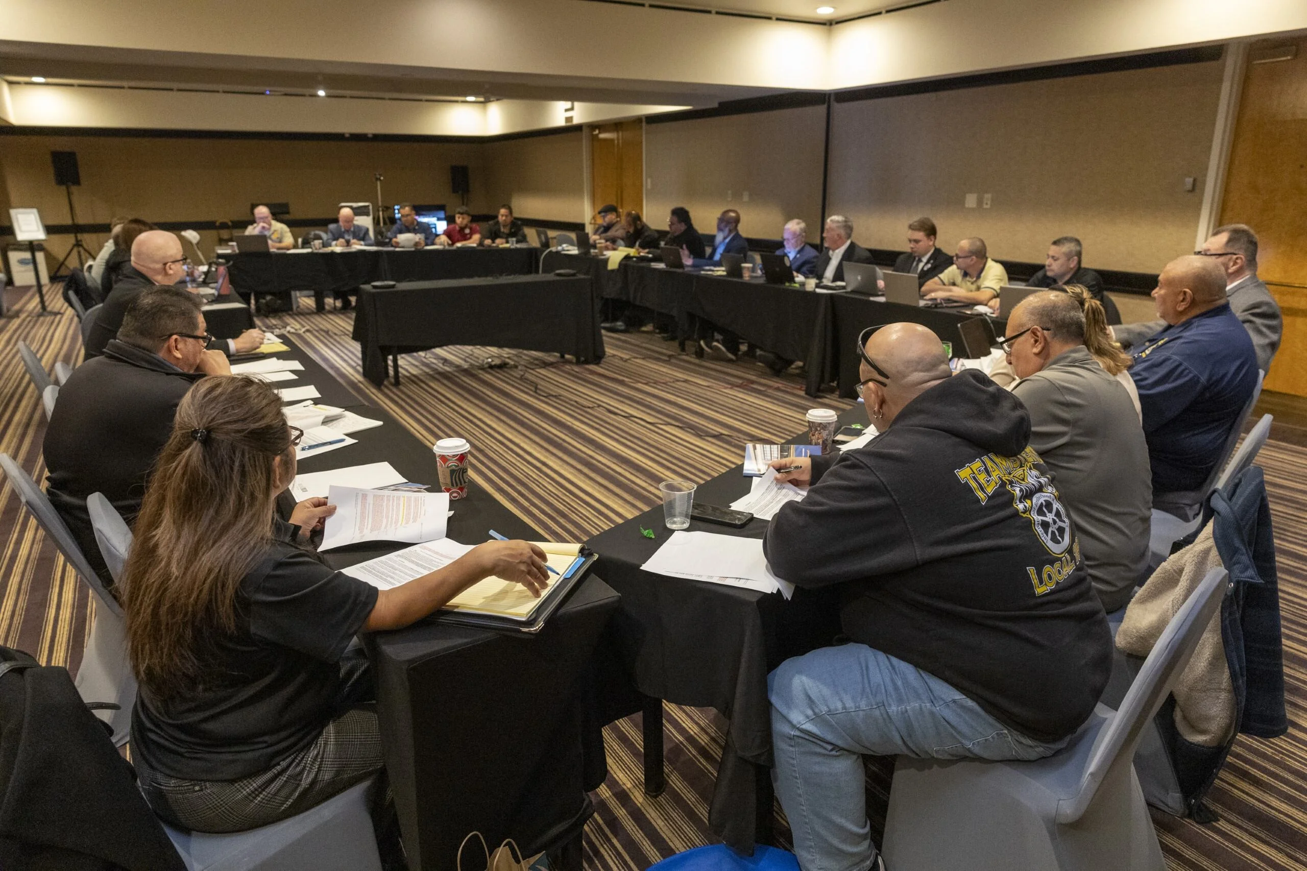 Featured image for Costco Faces Strike Threat Amid Teamsters' Labor Dispute