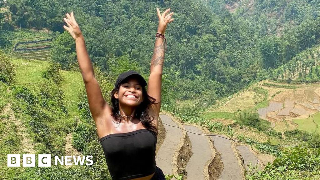 Featured image for Brazilian Tourist Dies After Fall and Trapping in Indonesian Volcano