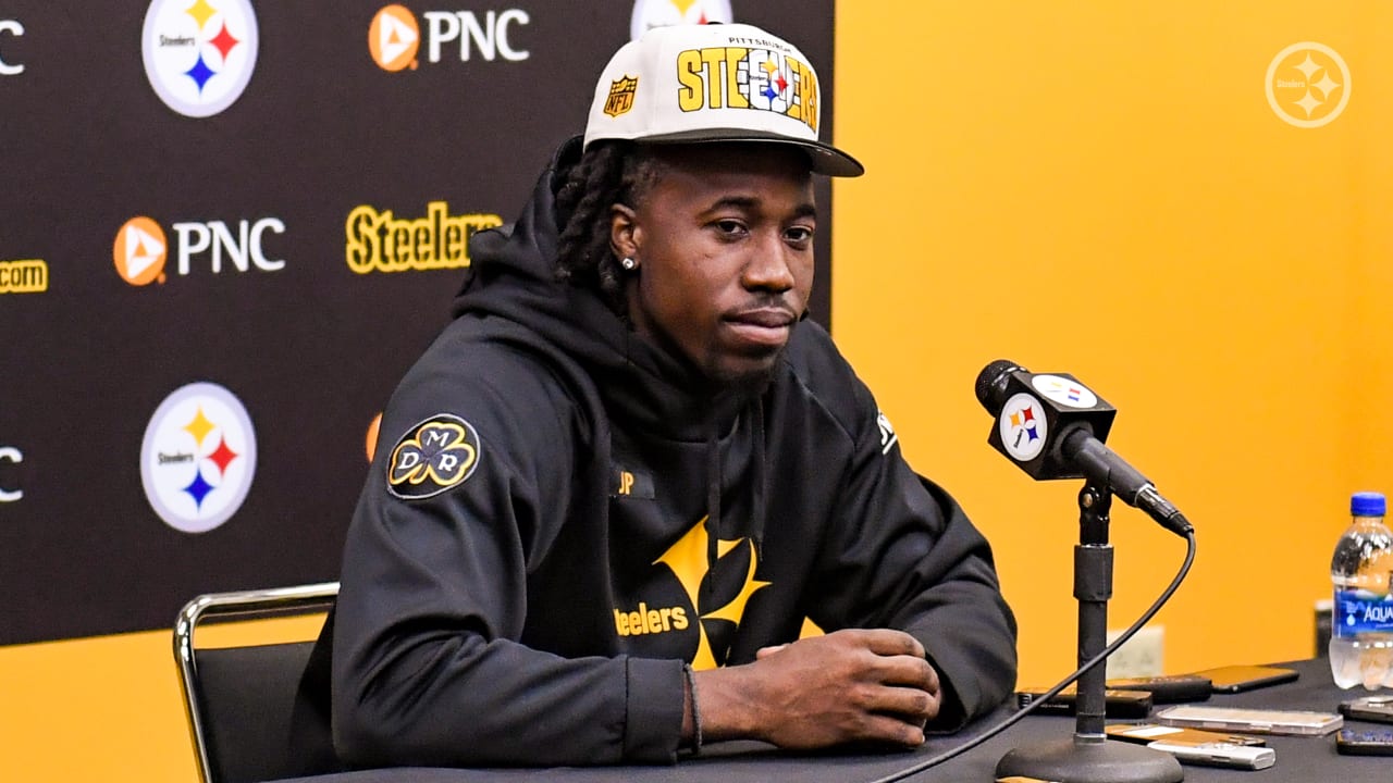 Featured image for NFL Draft Day 2: Steelers' Jones Honors Willock, Bears Eye Trade, and Benton Joins Pittsburgh.