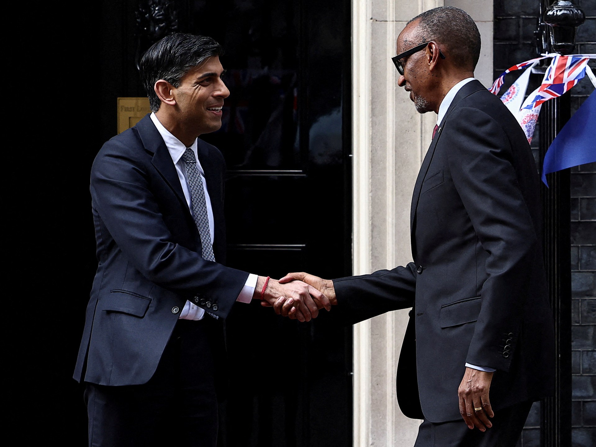 "Sunak's Crucial Test: Will the Rwanda Bill Succeed or Fail?"