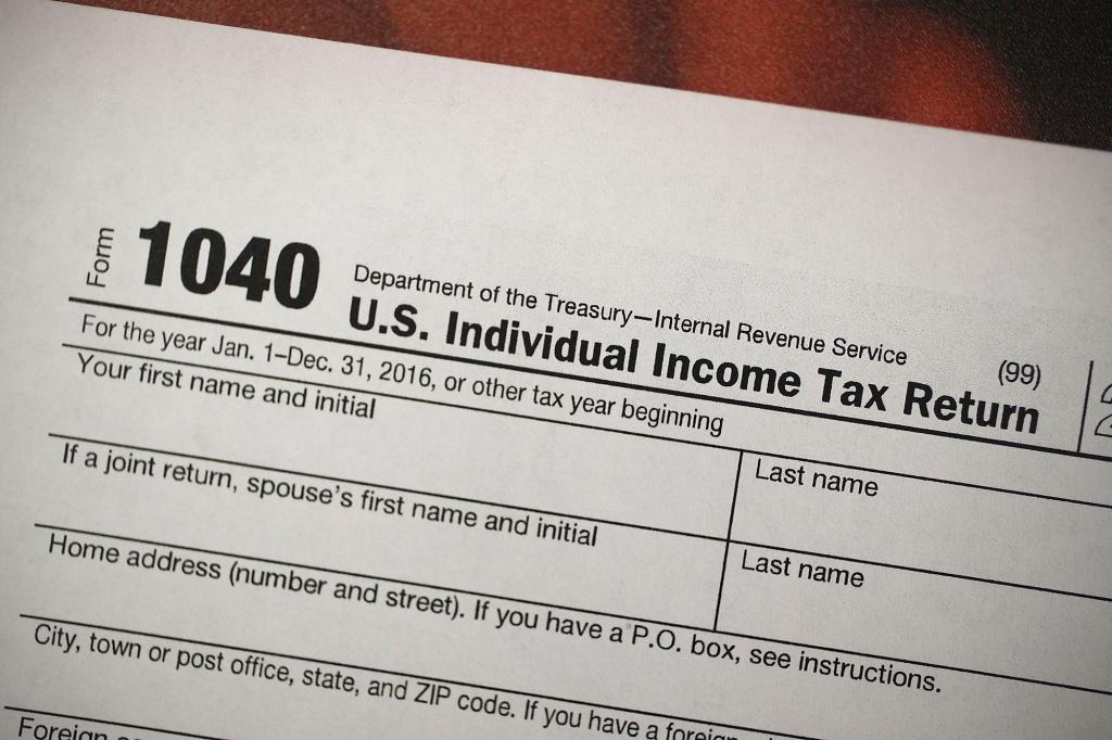 Featured image for Last-minute tax filing tips and deadline reminders.