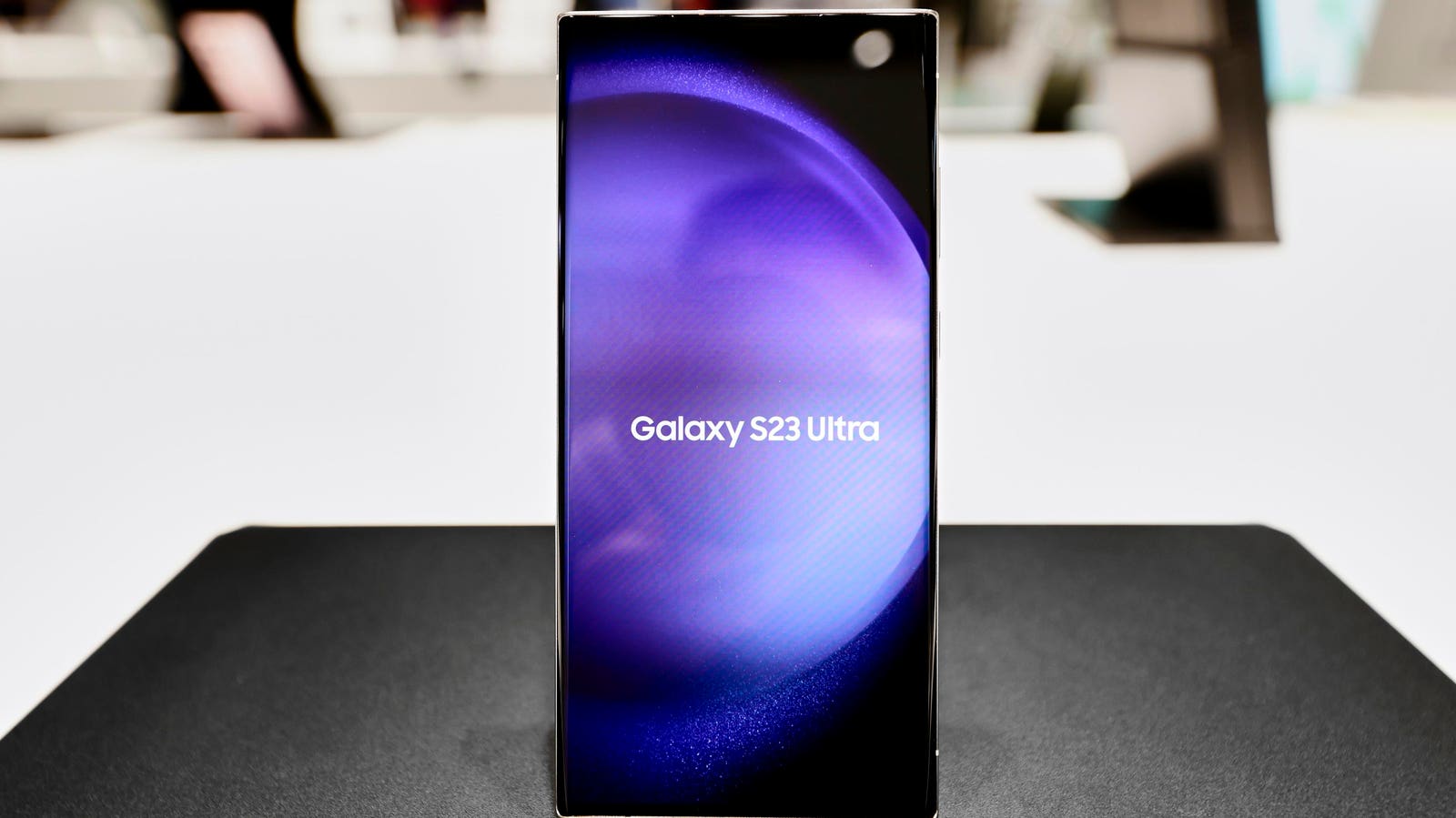 Featured image for "Debating the Galaxy S23 Ultra: Trade-In Deals, Competitor Comparisons, and the S24 Wait"