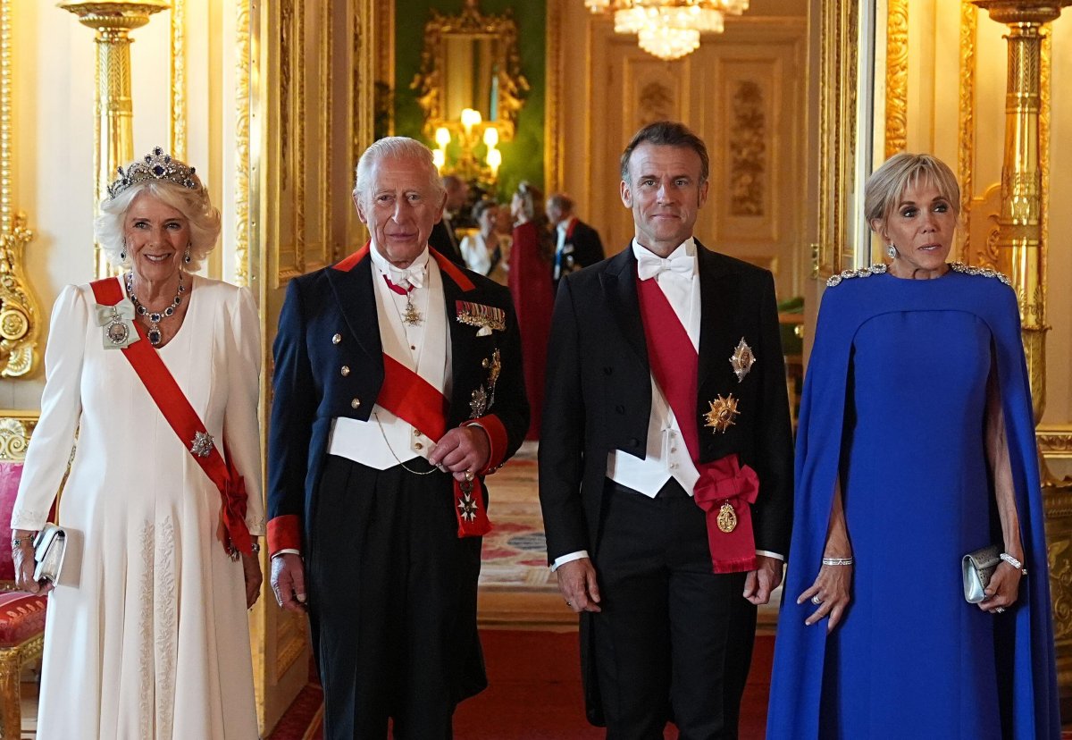 Featured image for Kate Middleton Shines in Tiara and Gown at French State Banquet