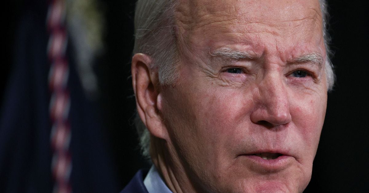 "Biden Urges Netanyahu to Change Israeli Government Amid Global Support Decline"