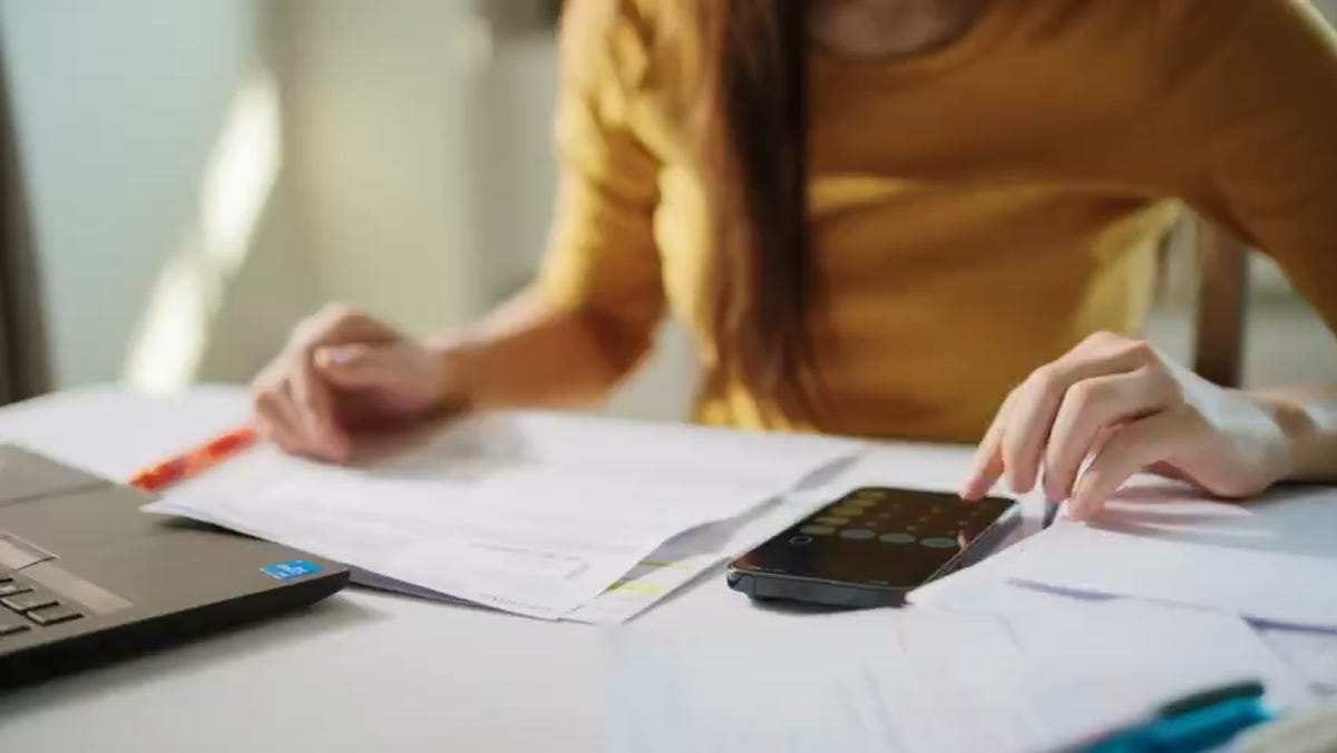 Featured image for "5 Essential Spring Financial Clean-Up Tips"