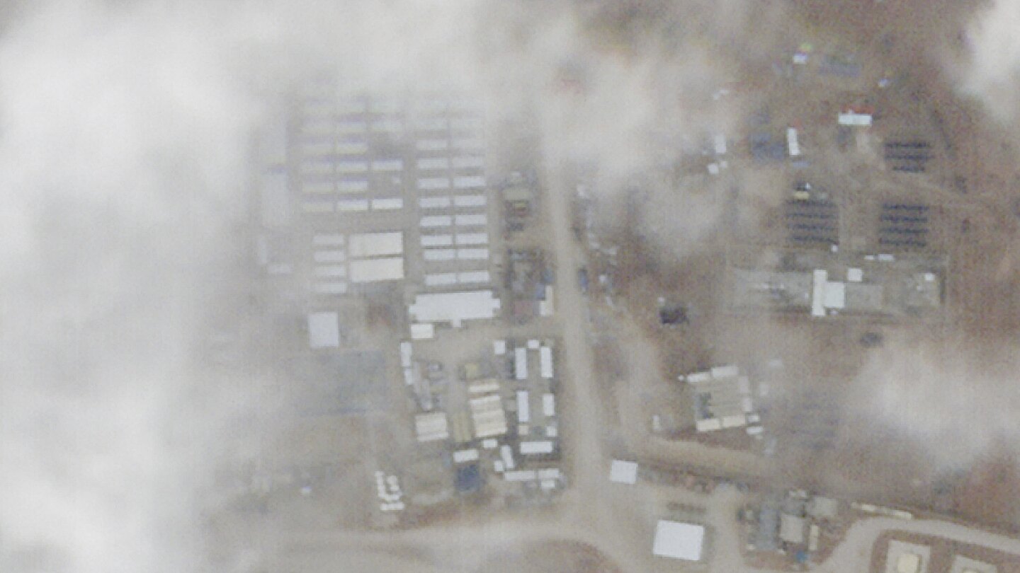 "US and UK Launch Retaliatory Strikes on Iran-Backed Houthis in Yemen"