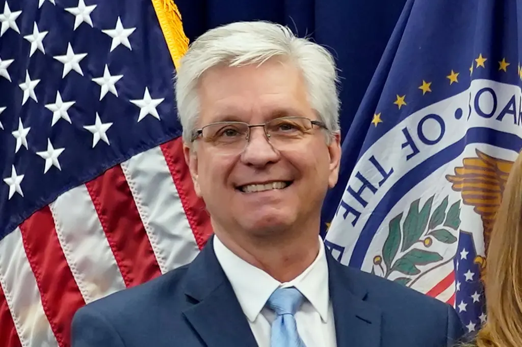 Federal Reserve Governor Downplays Climate Change Risk to US Economy