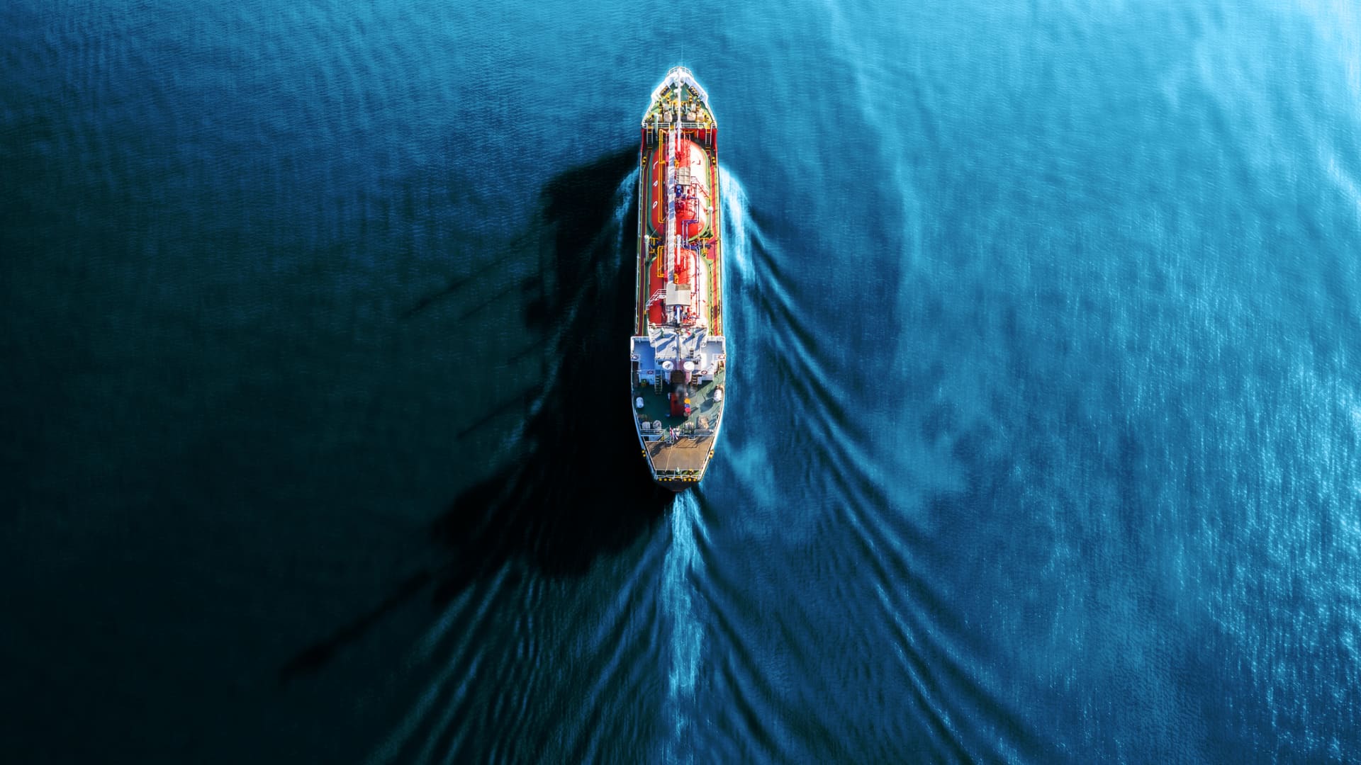 "Fresh Attacks: Ships Damaged and Crew Abandoned Off Yemen's Coast"