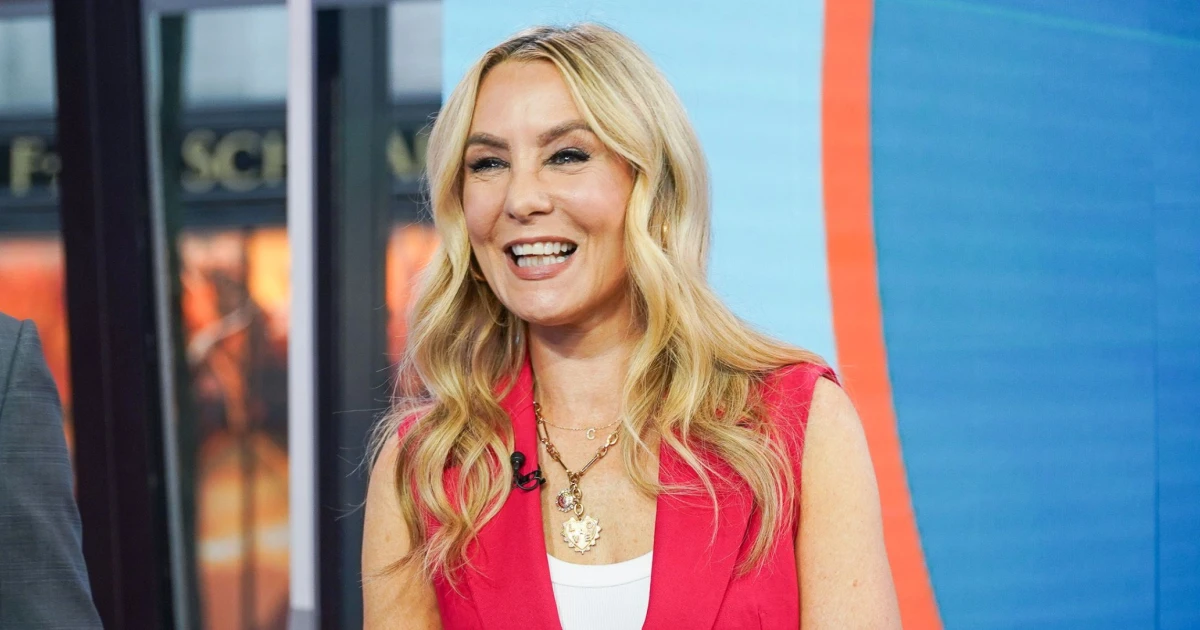 Featured image for Exclusive Holiday Deals on Shark Beauty, BonBon, and More