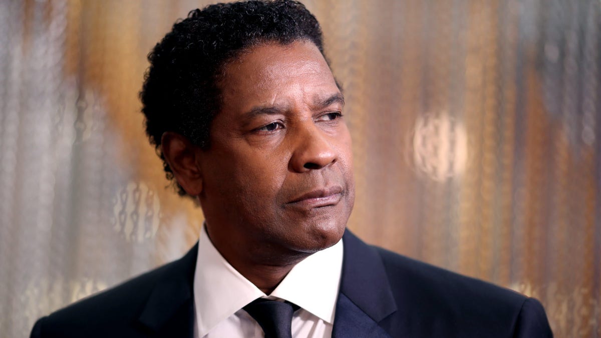 Featured image for Denzel Washington Joins Ridley Scott's Gladiator Sequel Cast.