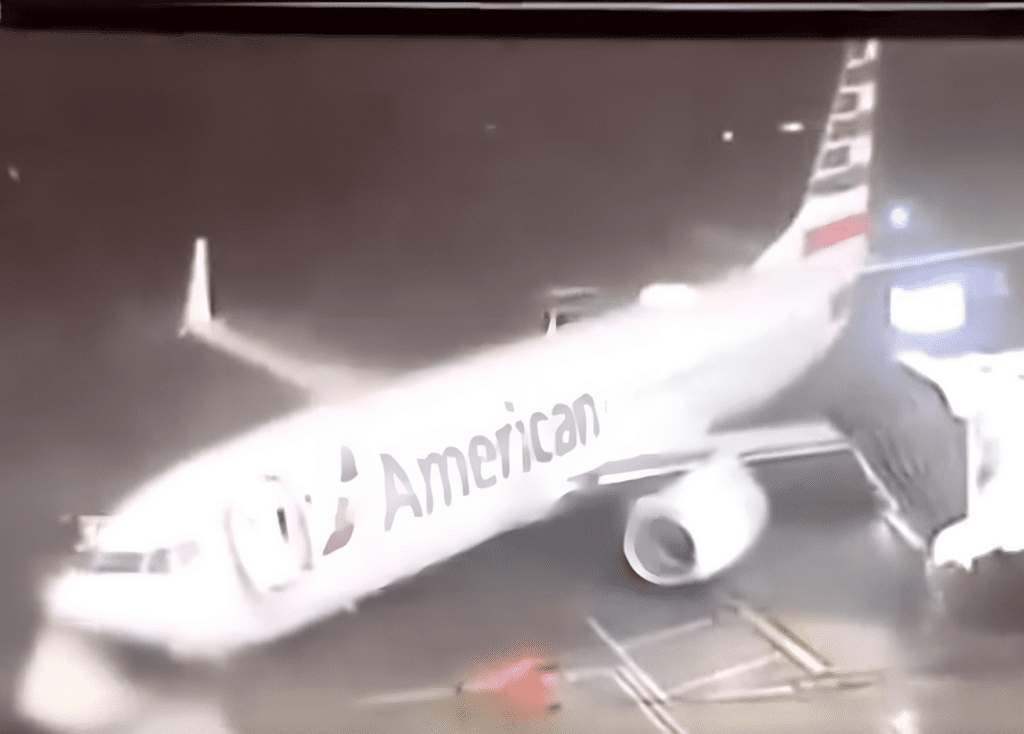 Featured image for Strong Winds Cause Major Delays at Texas Airports