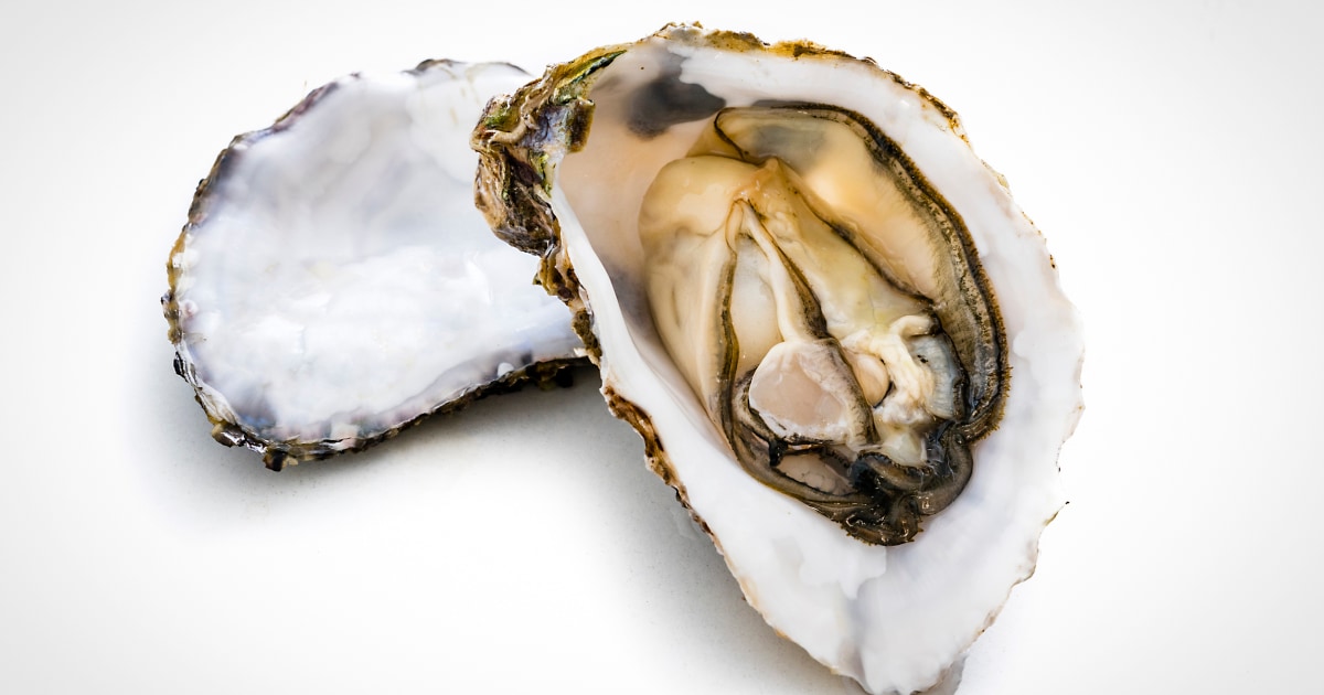 Raw oysters linked to Missouri man's death from flesh-eating bacteria