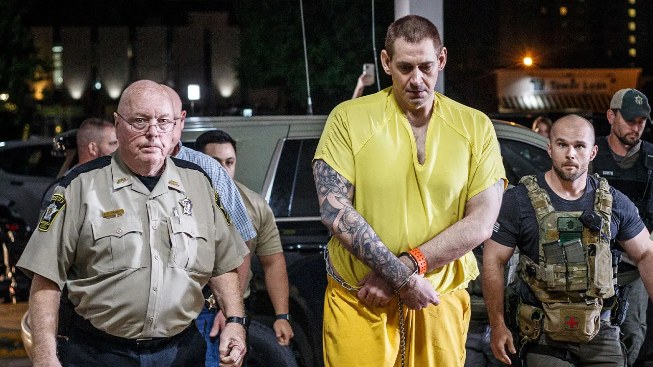 Alabama Inmate Pleads Guilty to Escape with Female Jailer and Partner, Murder Charge Dismissed.