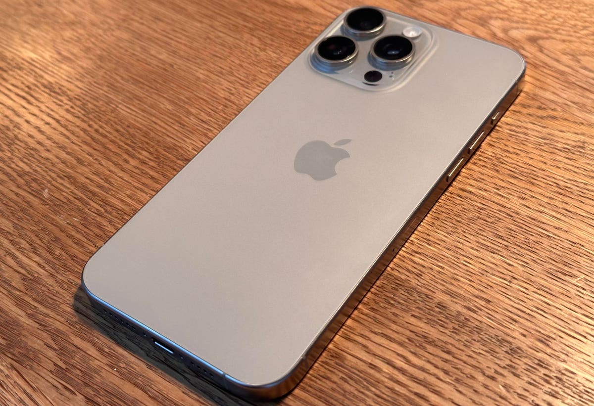 Insider Responds to Apple iPhone 15 Pro Overheating Concerns