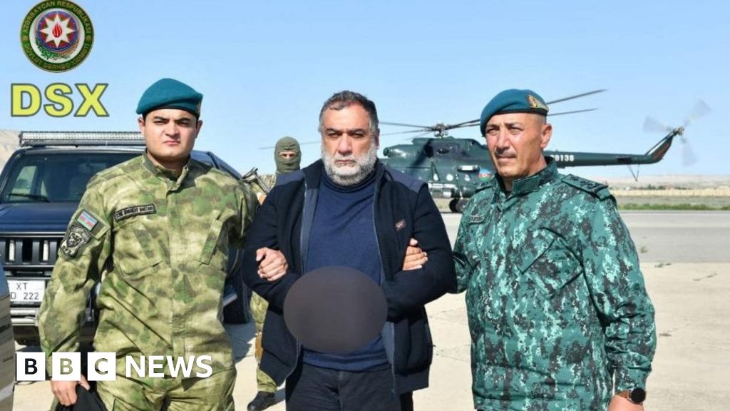 Azerbaijan Detains Former Nagorno-Karabakh Leader Amid Growing Armenian Exodus