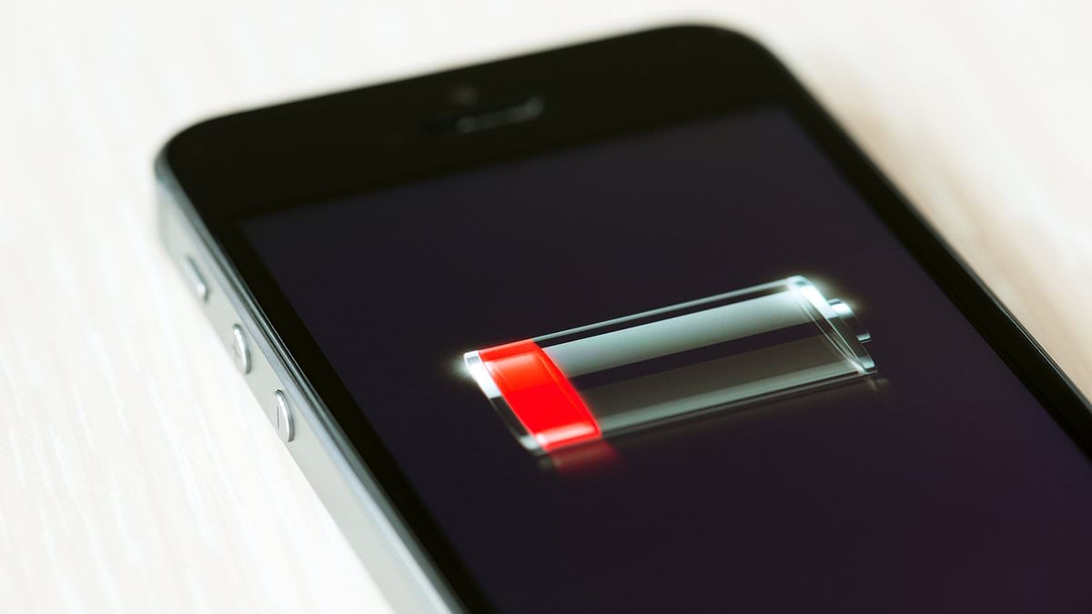 Featured image for "iPhone Users Frustrated with iOS 17.1 Update's Battery Drain Issues"