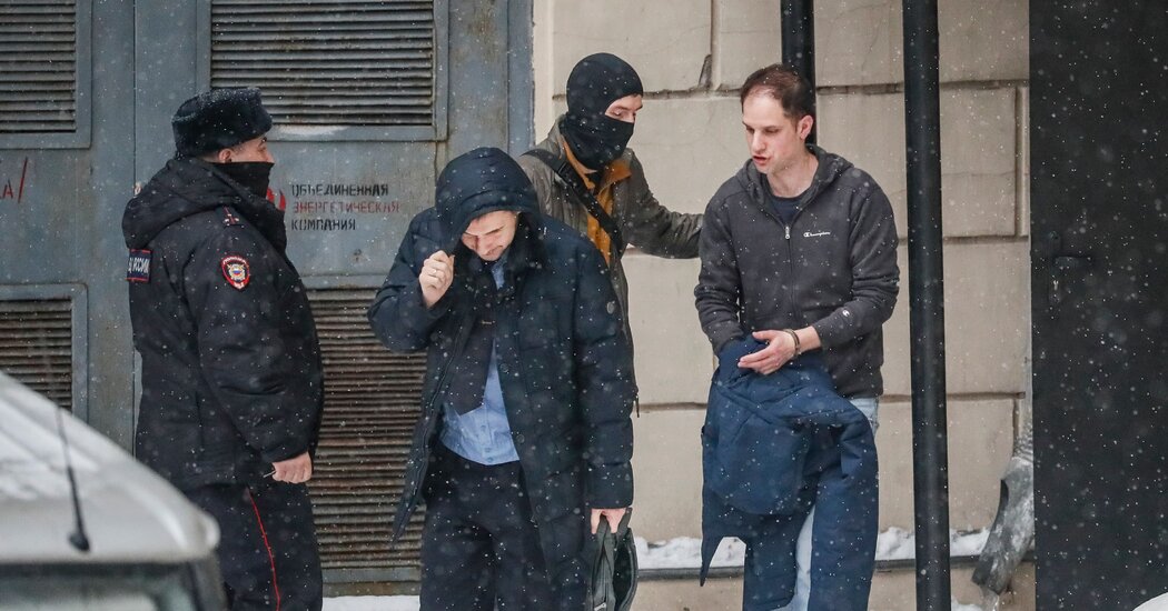 Putin Suggests Deal for Release of Jailed US Reporter