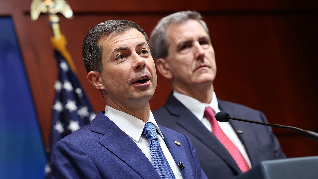 Featured image for "Transportation Officials Emphasize Safety in Boeing 737 Max Return"