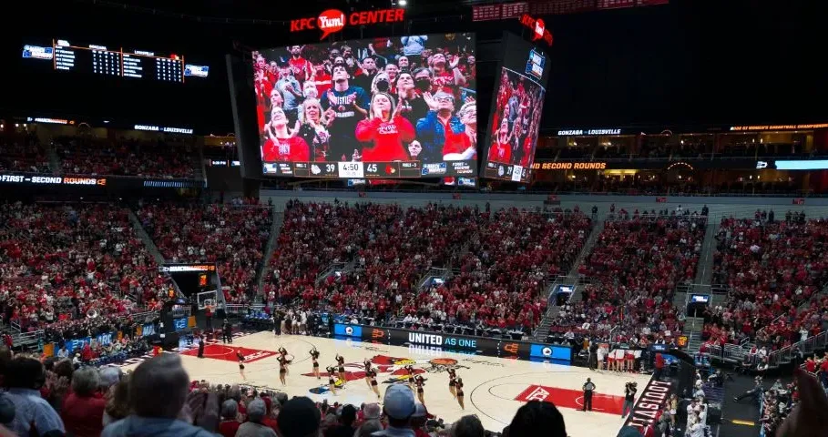 Louisville and Kansas Face Off in Open Thread