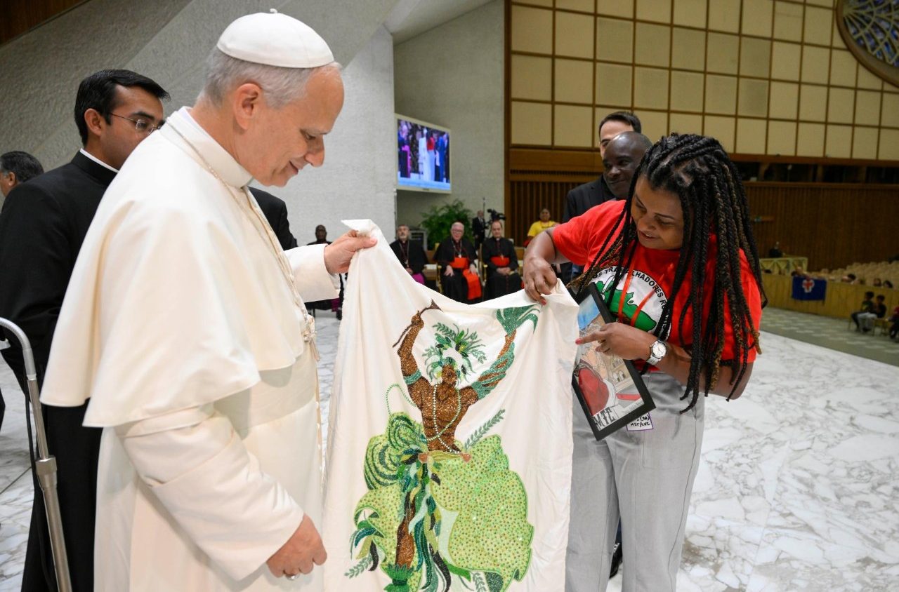 Featured image for Pope and Vatican Call for Popular Movements to Address Social Injustice