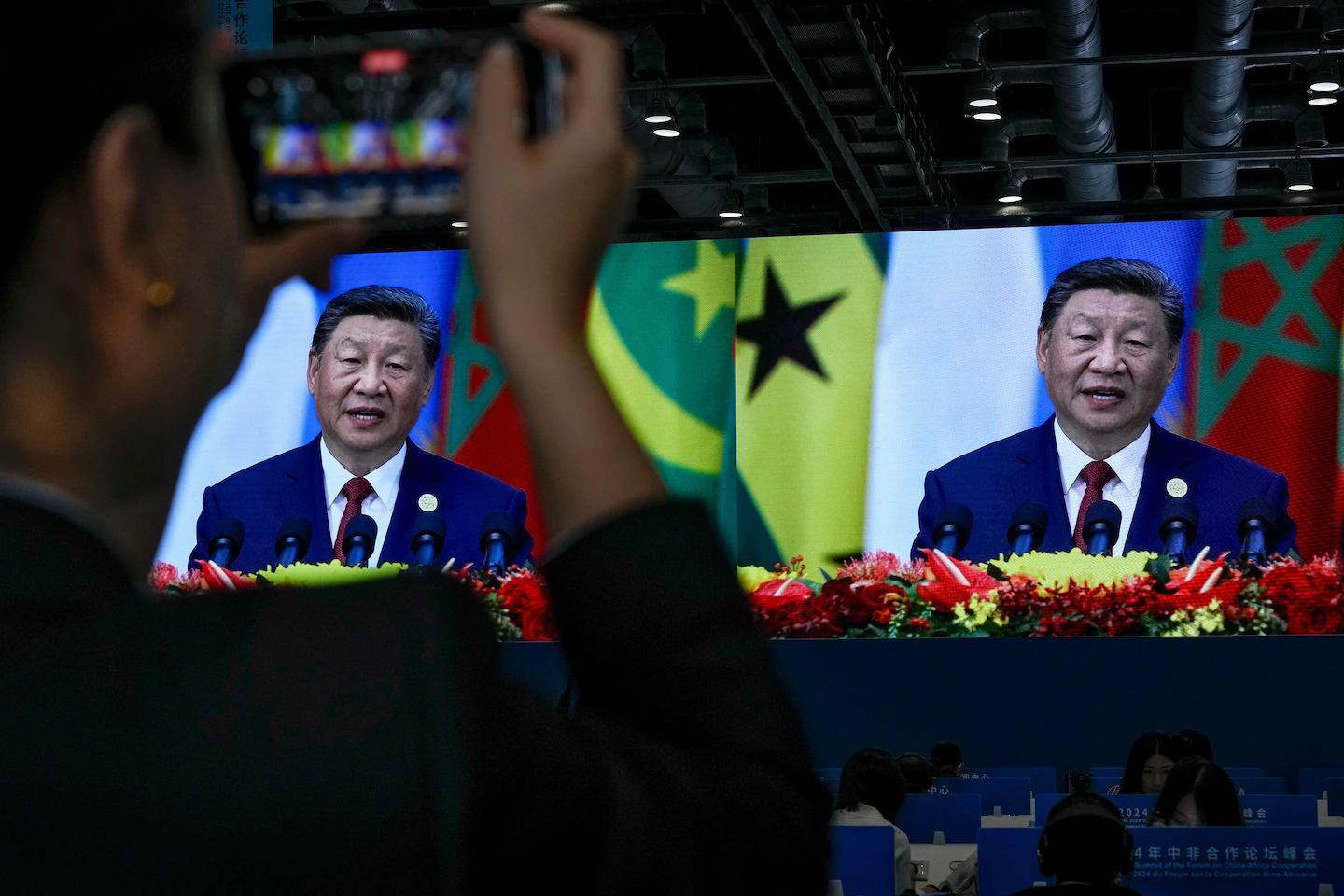 Featured image for U.S. and Wells Fargo Executives Face Chinese Exit Bans Amid Rising Tensions