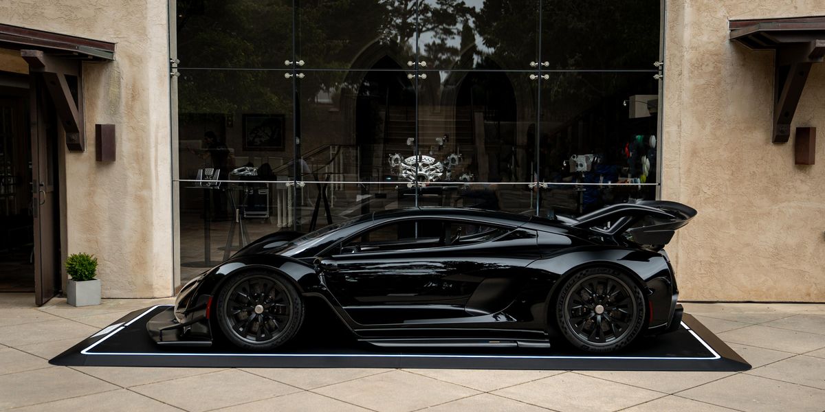 "Czinger 21C Blackbird Edition: The Ultimate Fusion of Power and Stealth"