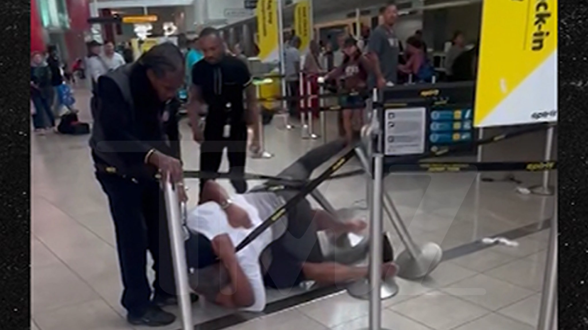 Brawl Erupts at Spirit Airlines Check-In Desk in Baltimore