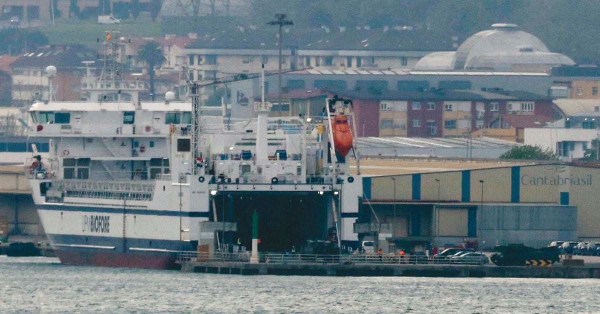 Featured image for European countries send tanks to Ukraine amidst tensions with Russia.