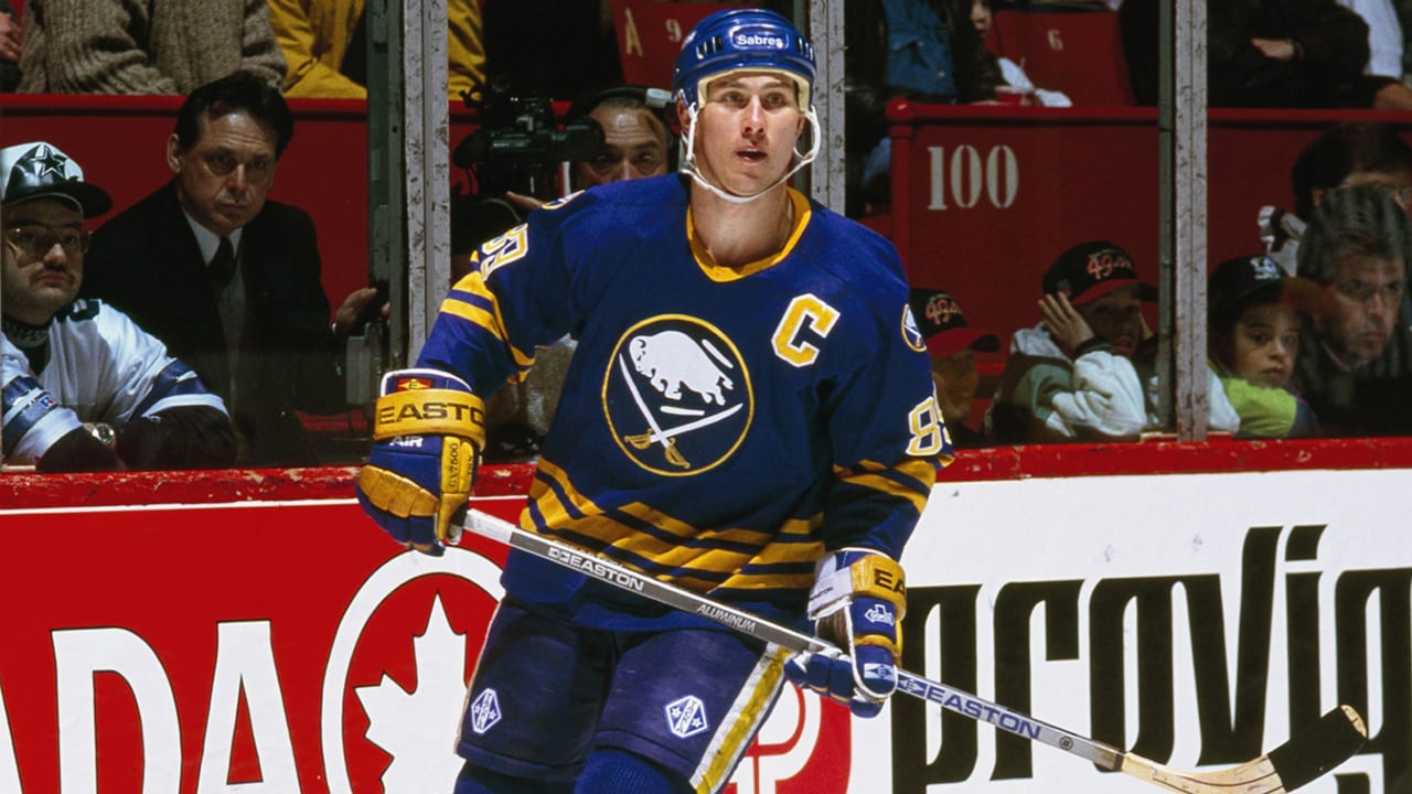 Featured image for Alexander Mogilny Inducted into the Hockey Hall of Fame after Long Wait