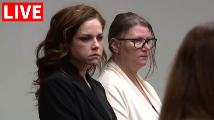 "Jury Deliberates Fate of Jennifer Crumbley in Manslaughter Trial"
