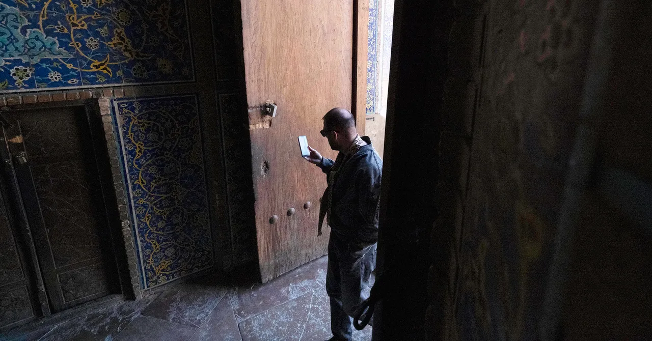 Featured image for Iran's Internet Blackout Amid Israeli Attacks Raises Civilian Risks