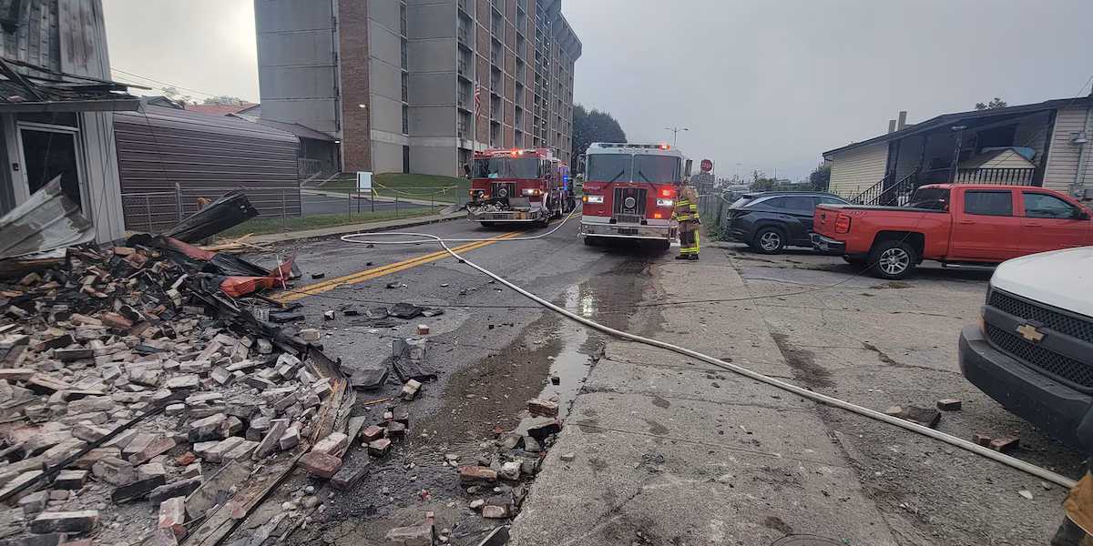 Firefighters injured in building collapse during firefighting operation