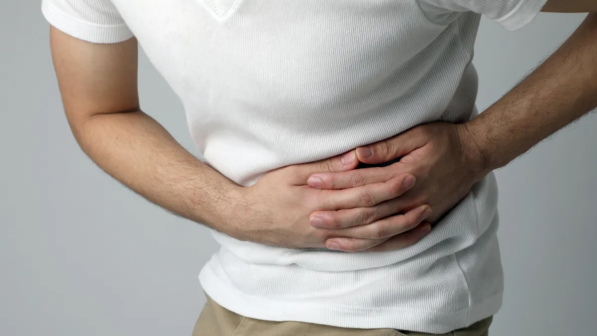 Sri Lankan man breaks world record for largest kidney stone removed.
