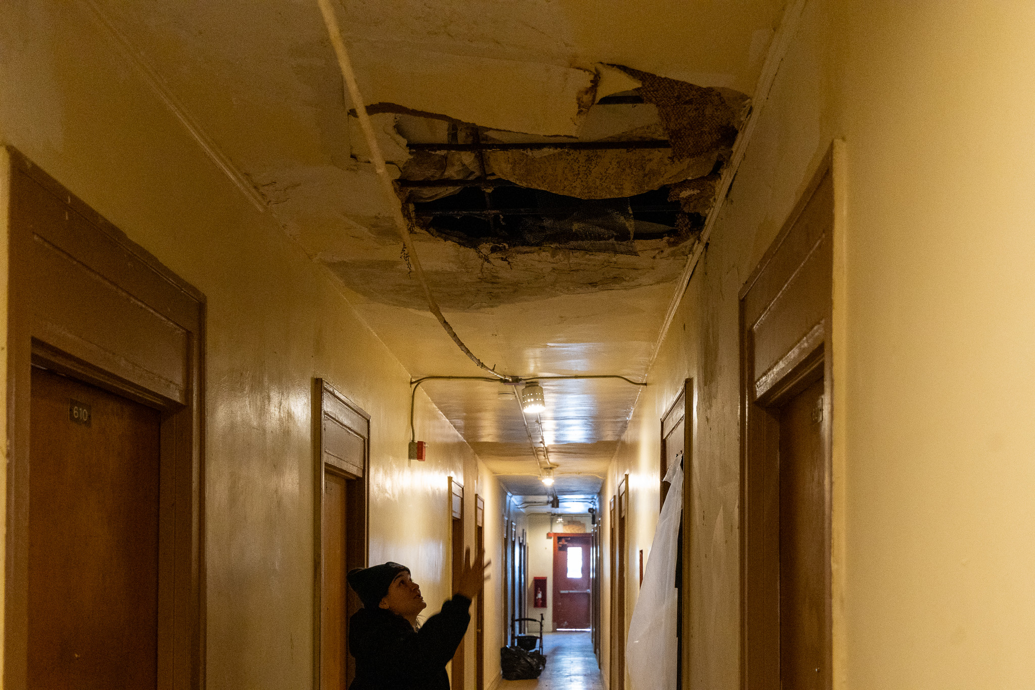 Featured image for Uptown SRO Building Tenants Displaced Amid Crumbling Conditions