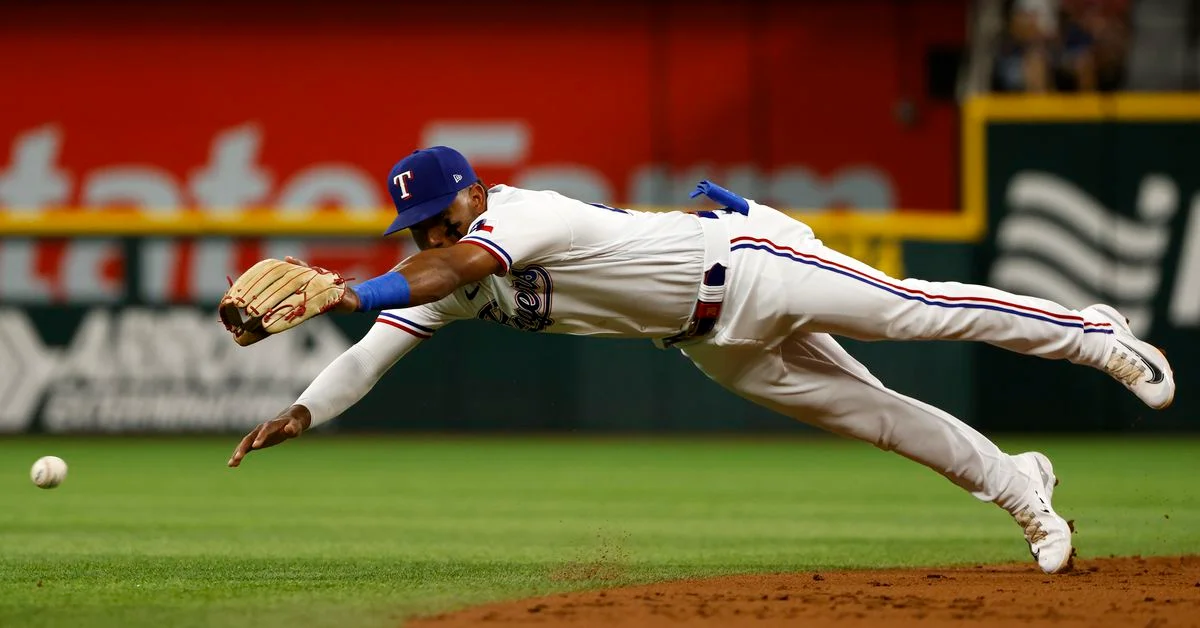 "Braves Dominate Rangers in 12-0 Victory"