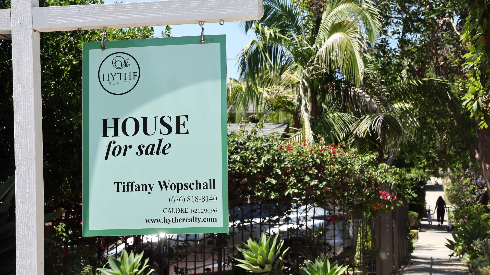 Mixed Signals: Home Prices Fluctuate as Housing Shortage Persists