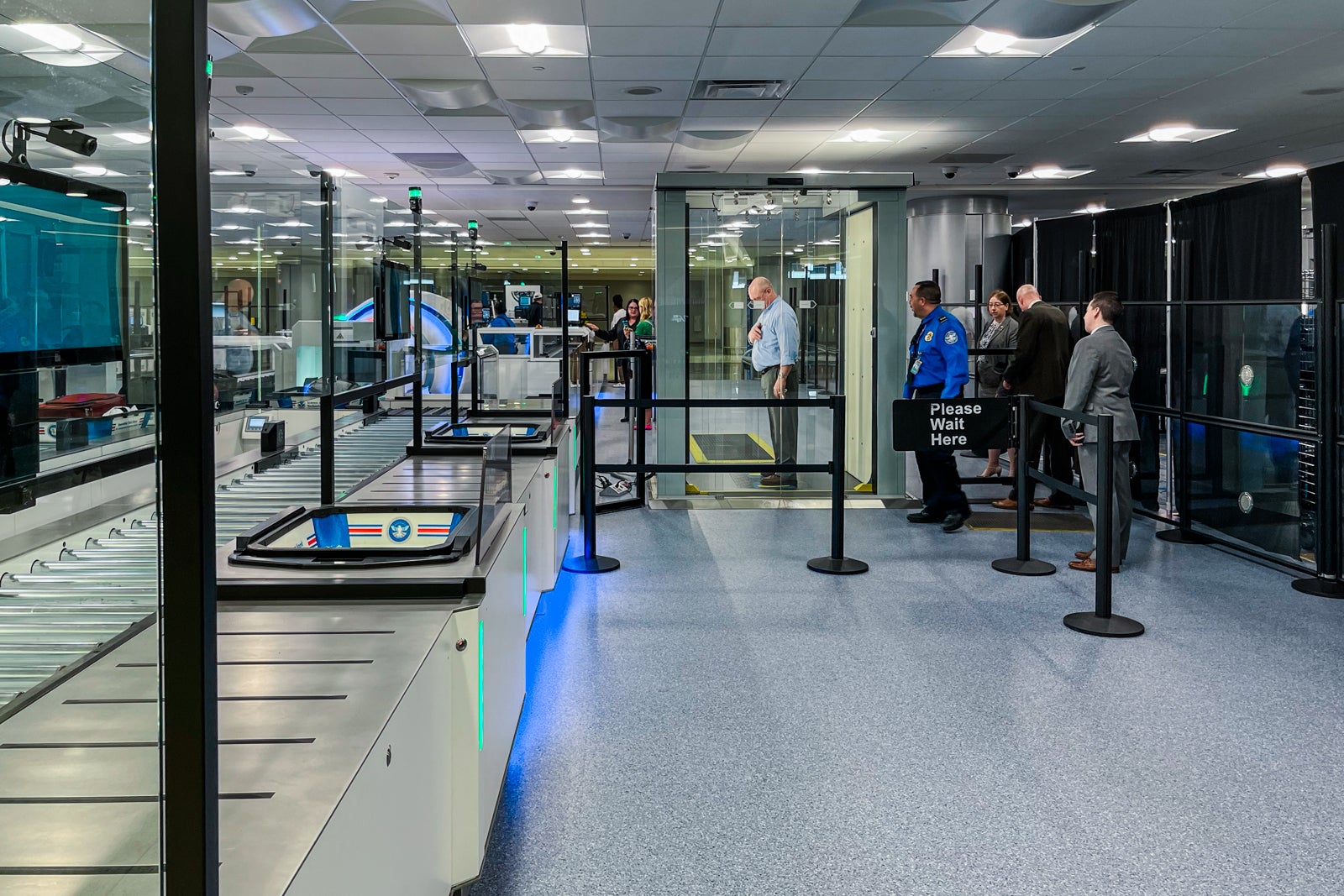 "Las Vegas Airport Introduces TSA's Self-Service Security Checkpoints"