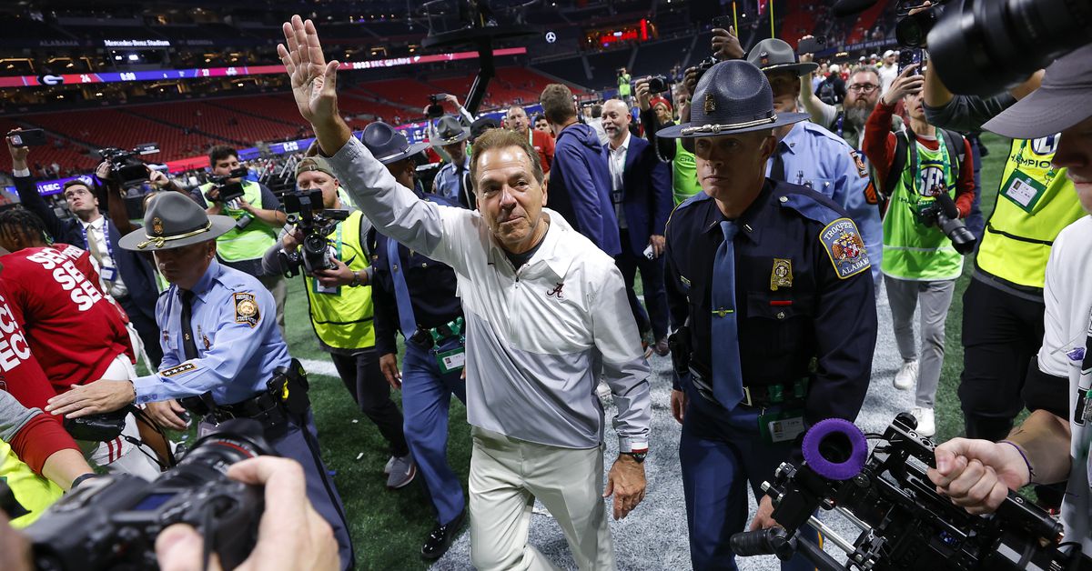"Alabama vs. Michigan: Historic Rose Bowl Clash and Score Predictions"