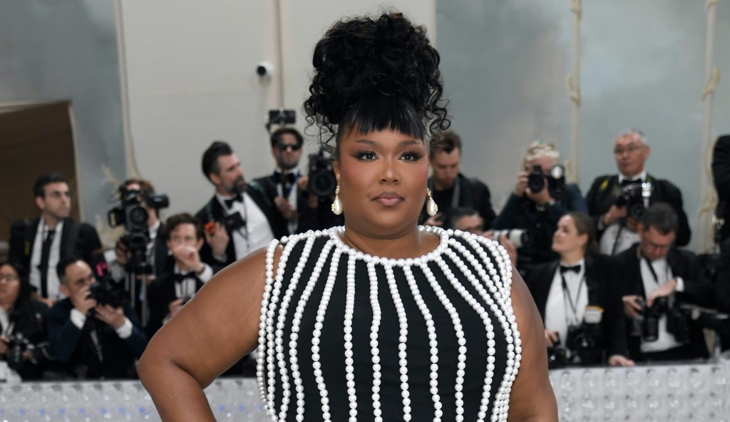 Featured image for Lizzo's Sexual Harassment Lawsuit Advances to Jury Trial