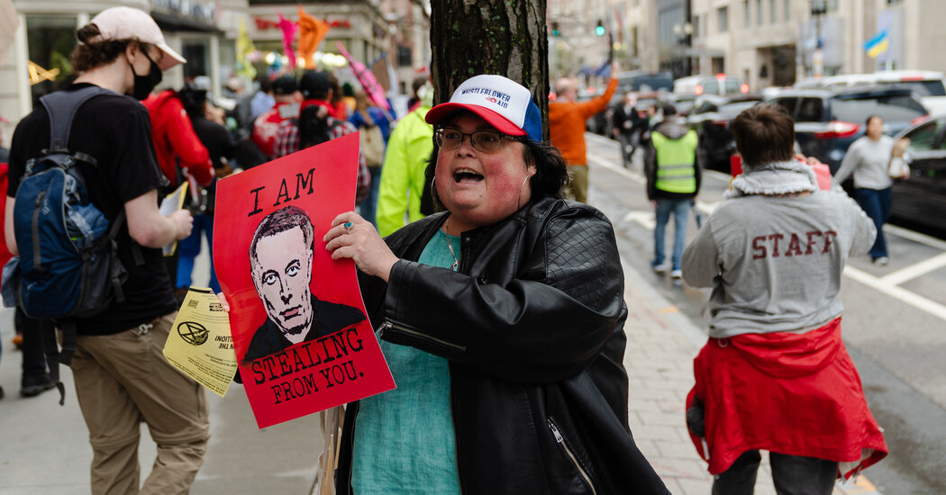 Protests Persist at Tesla Dealerships Amid Elon Musk's White House Exit